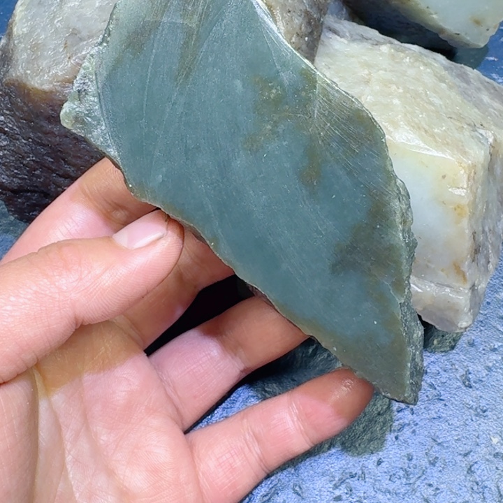 和田玉未镶嵌珠宝半成品