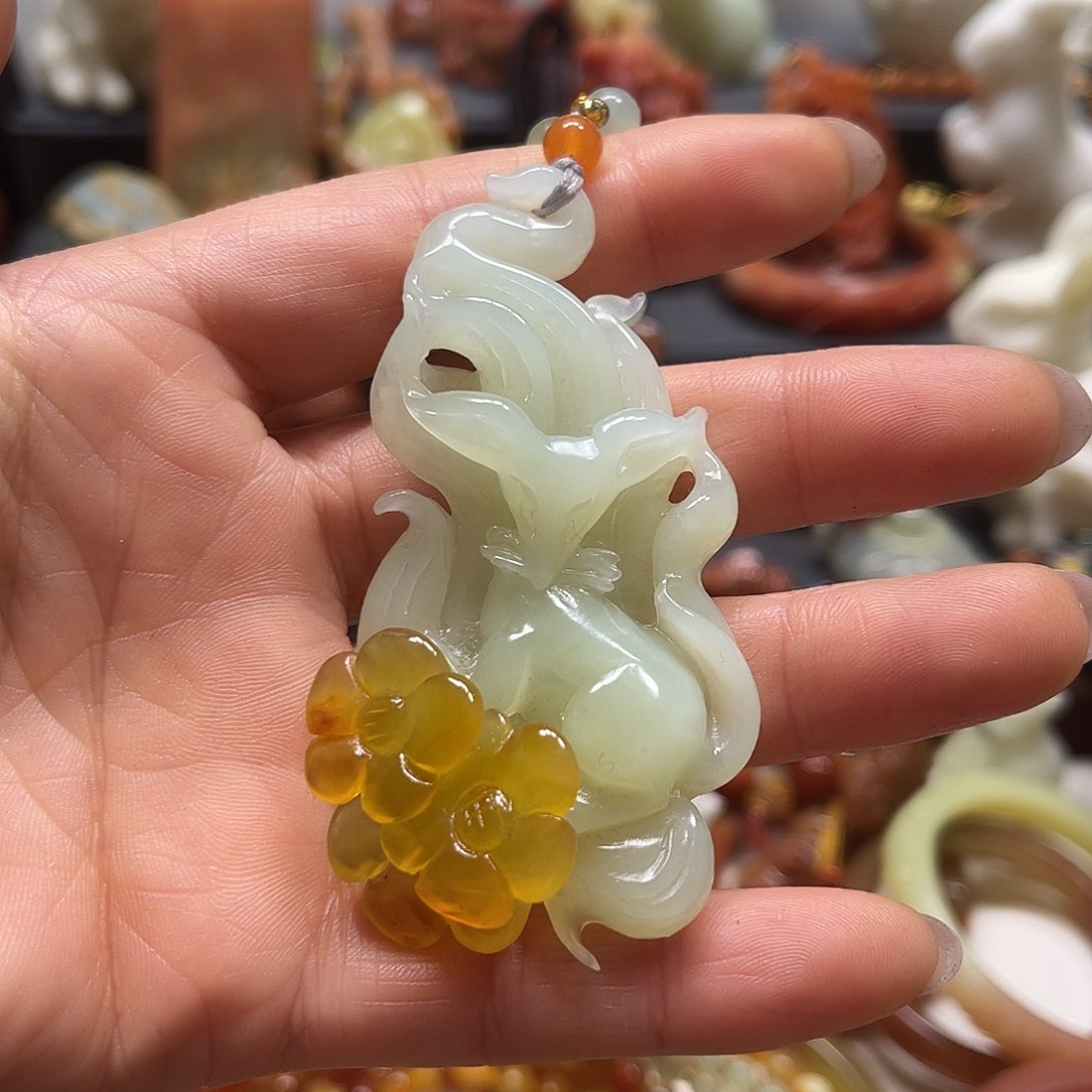 蛇纹石玉吊坠发一个未镶嵌