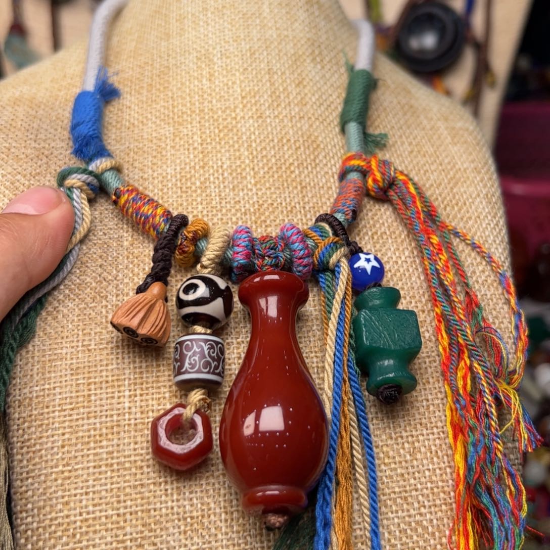 玛瑙/玉髓颈饰未镶嵌