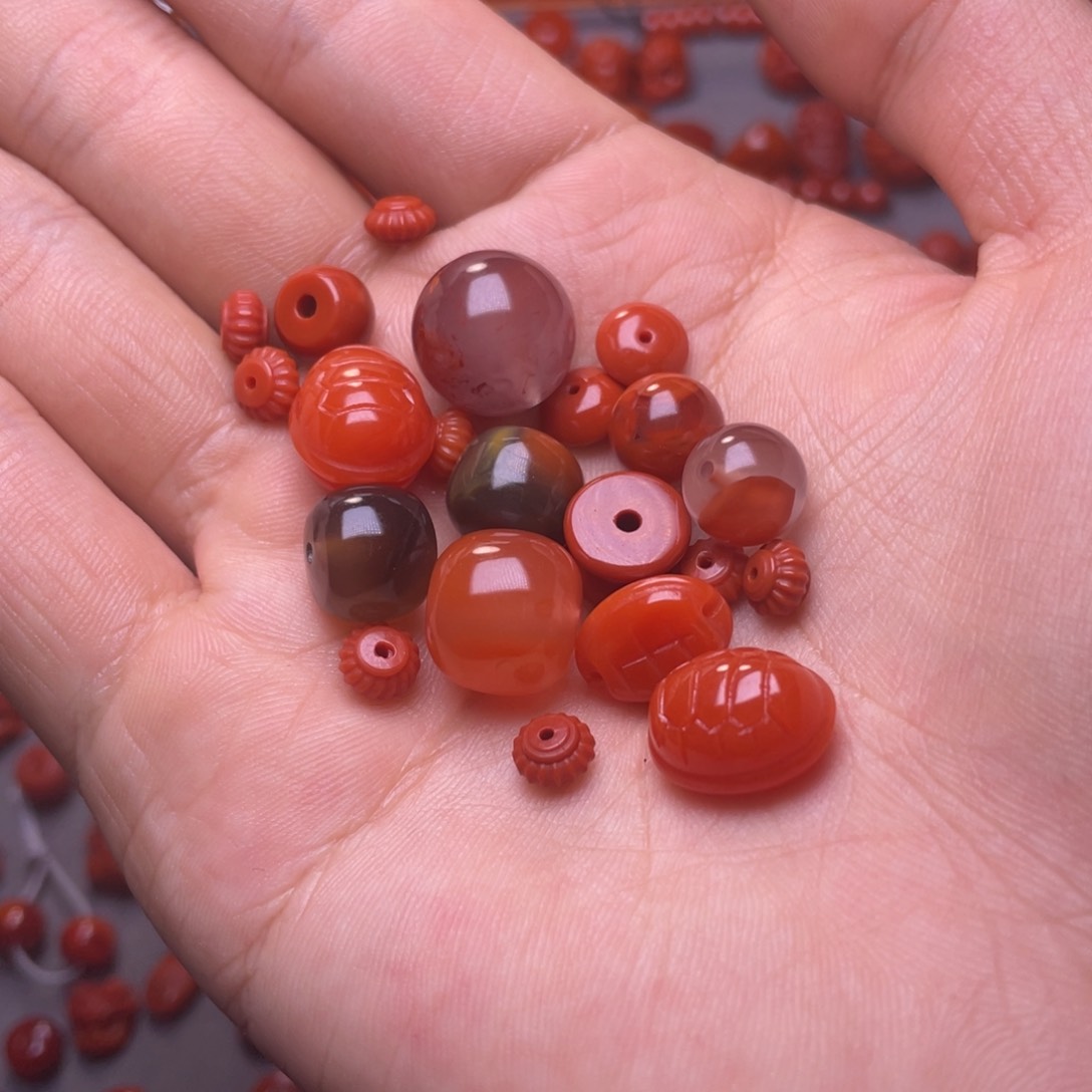 南红玛瑙配饰未镶嵌喜***?