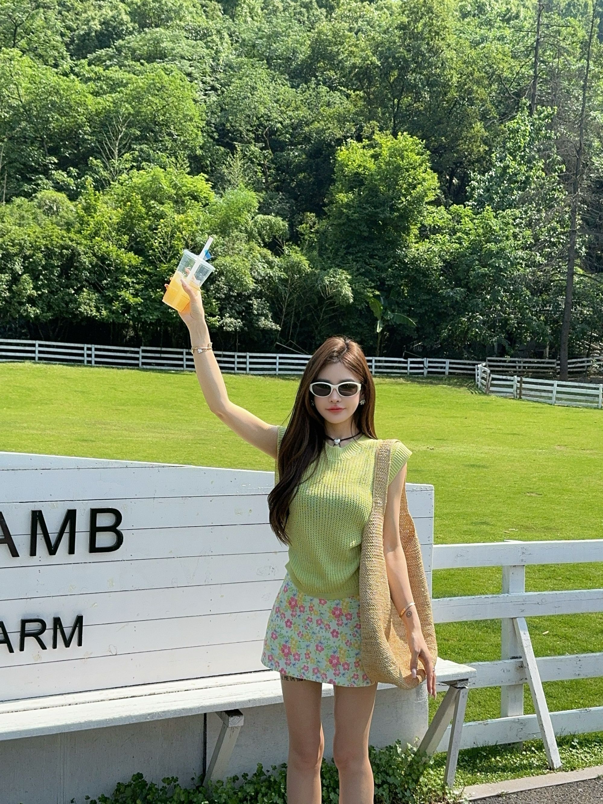 米娜家【秘密花园】泡菜订制果绿色冰丝绑绳飞袖背心