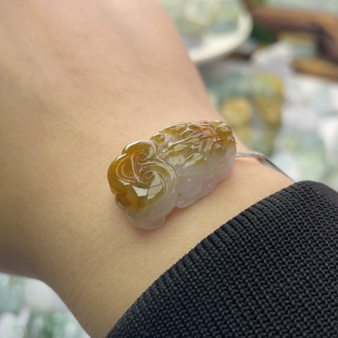 翡翠颈饰未镶嵌貔貅