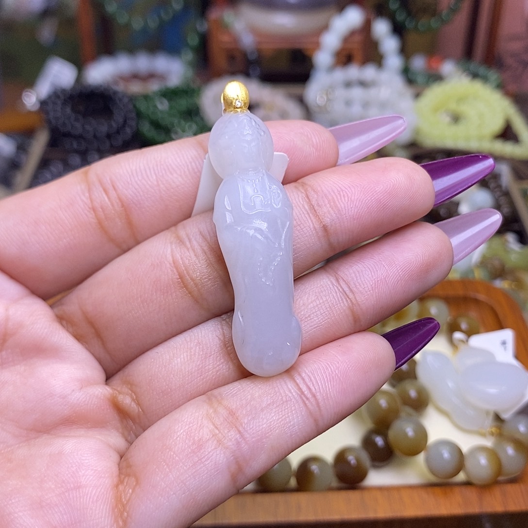 和田玉未镶嵌颈饰羊脂级白玉老矿料金镶观音