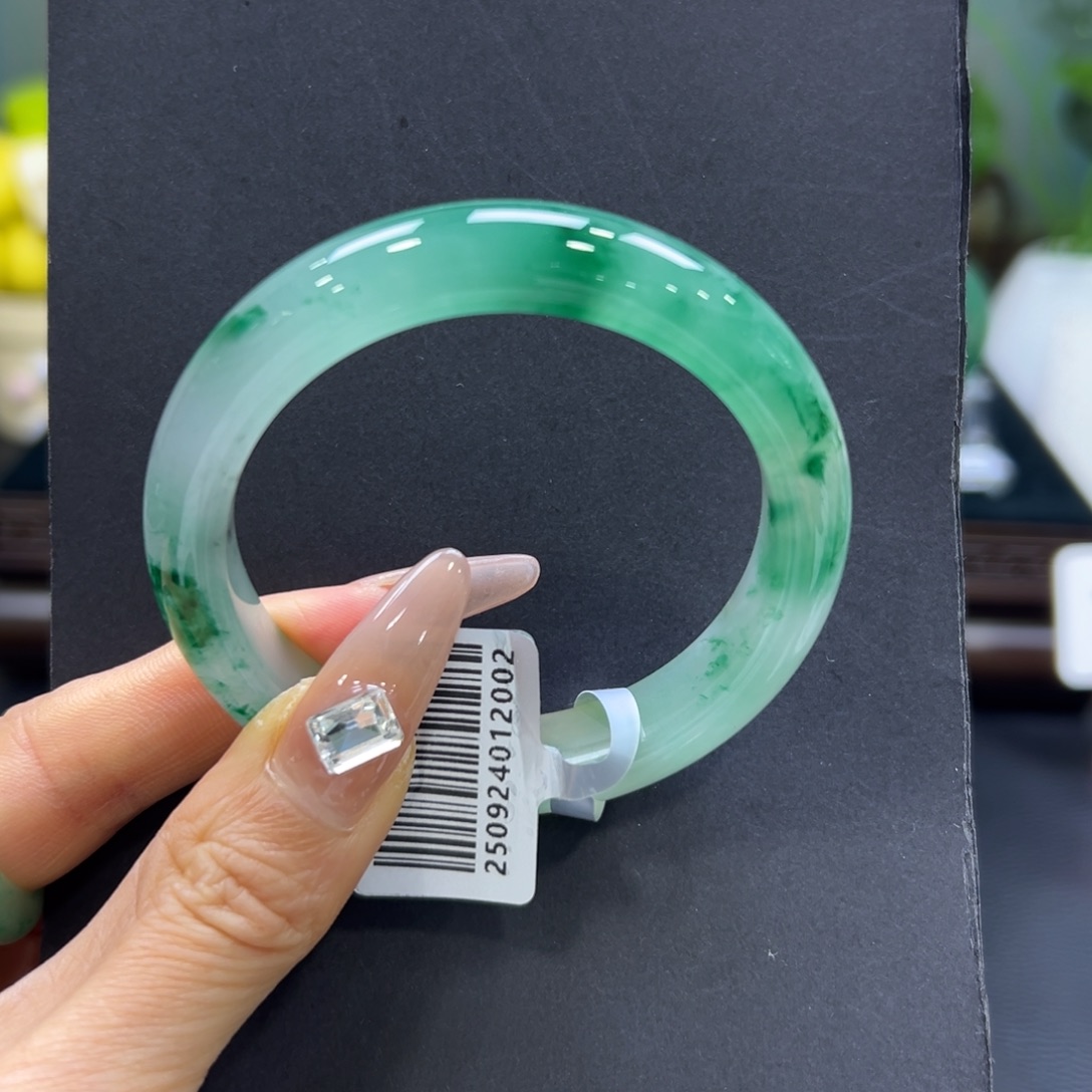 石英质玉（非洲翠）未镶嵌手镯54-55