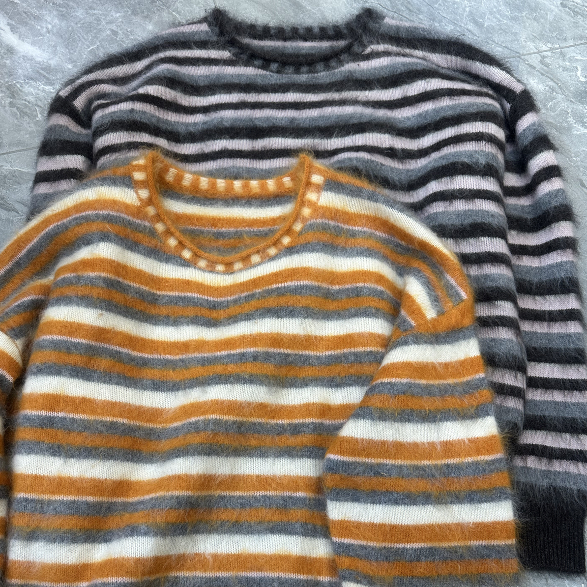 〔撞色细条纹拉毛〕〔不可机洗〕欧货加厚撞色条纹卷边圆领针织上衣