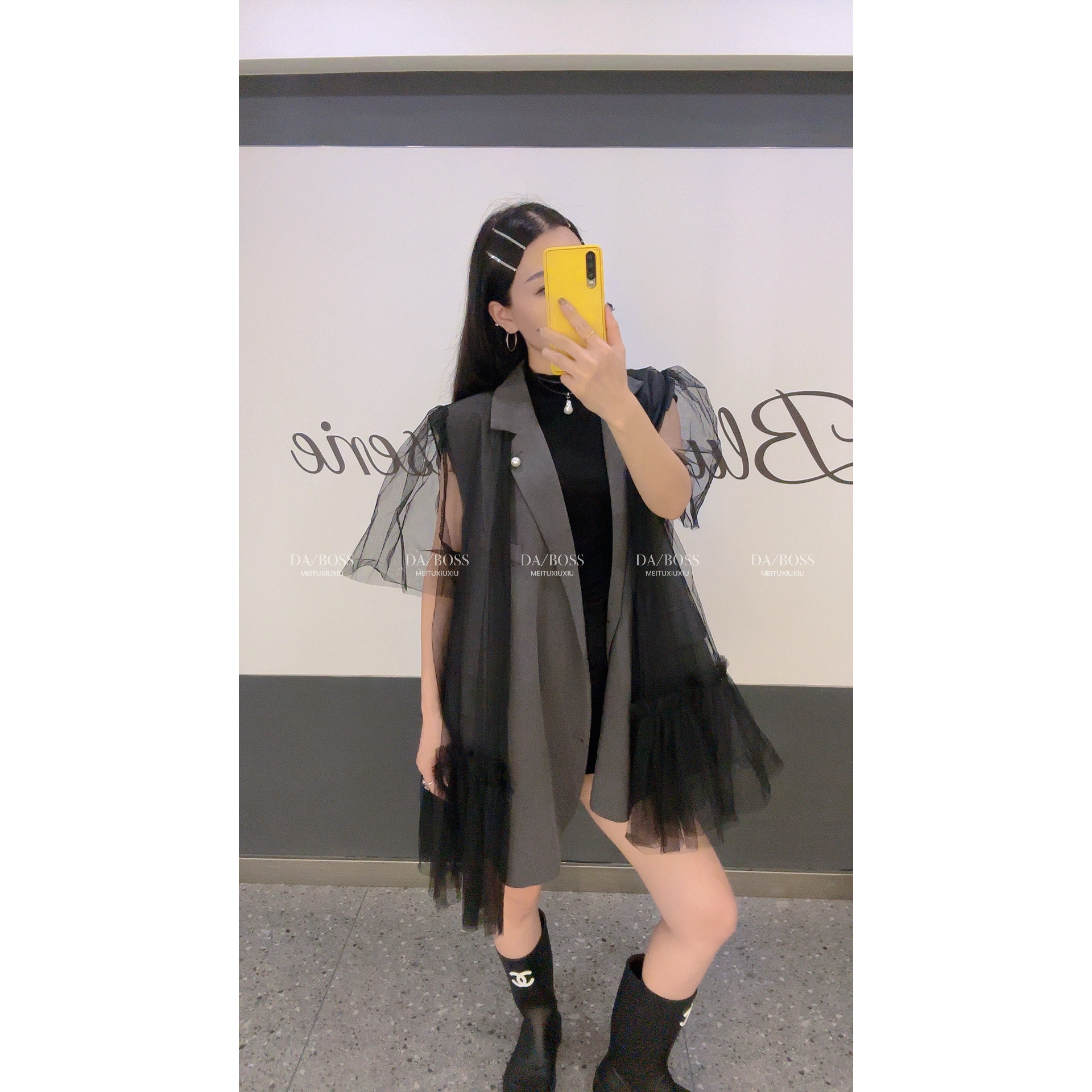 (王美丽)早春大码欧货高级感重工显瘦拼纱西服中长款马甲8805