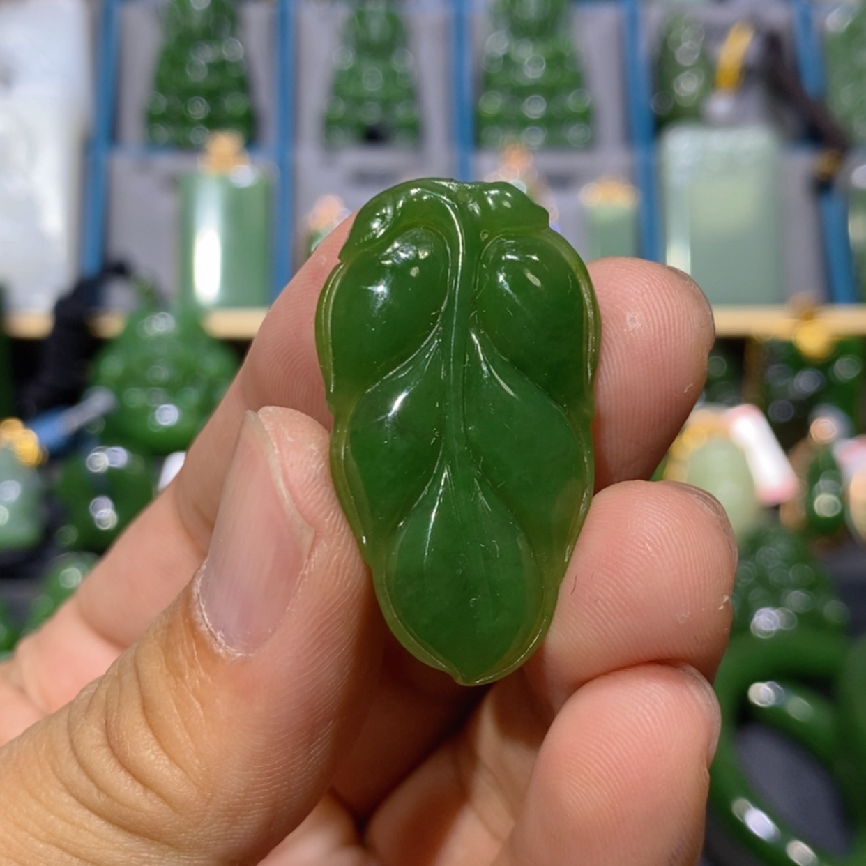 【闪购商品】和田玉吊坠(不含链)未镶嵌菠菜绿叶子 36