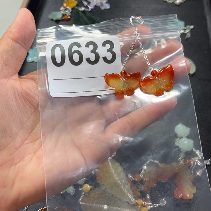 花***朝合金蛇纹石玉耳饰