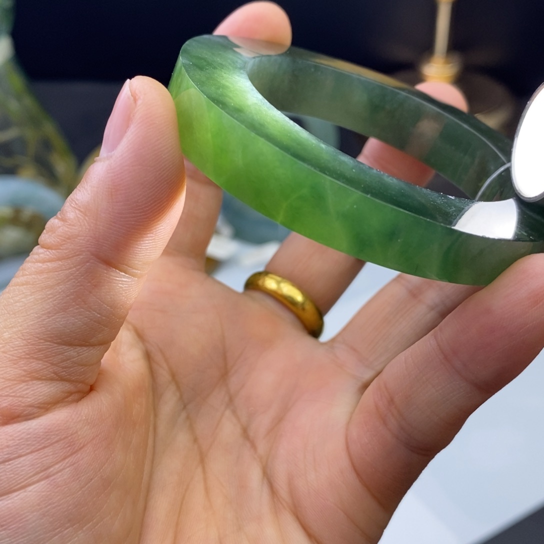 定制翡翠翡翠未镶嵌薄***。