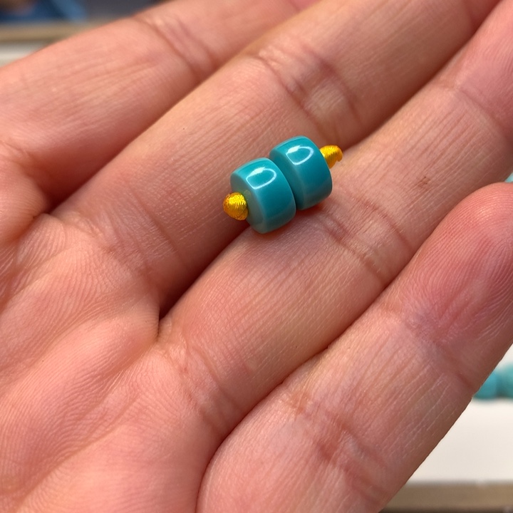 绿松石颈饰未镶嵌