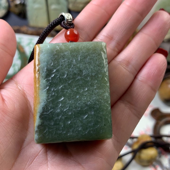 岫岩河磨玉（透闪石质玉）挂件未镶嵌