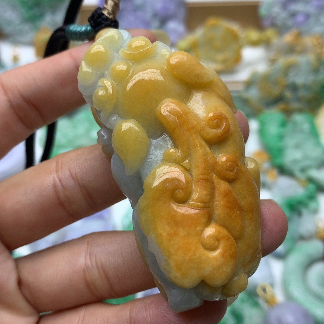 翡翠颈饰未镶嵌翡翠