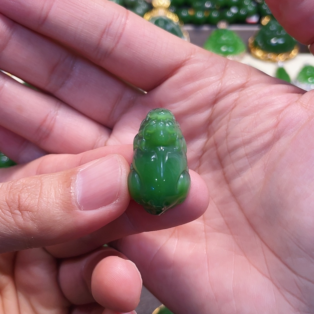 和田玉（碧玉）未镶嵌颈饰貔貅30m m