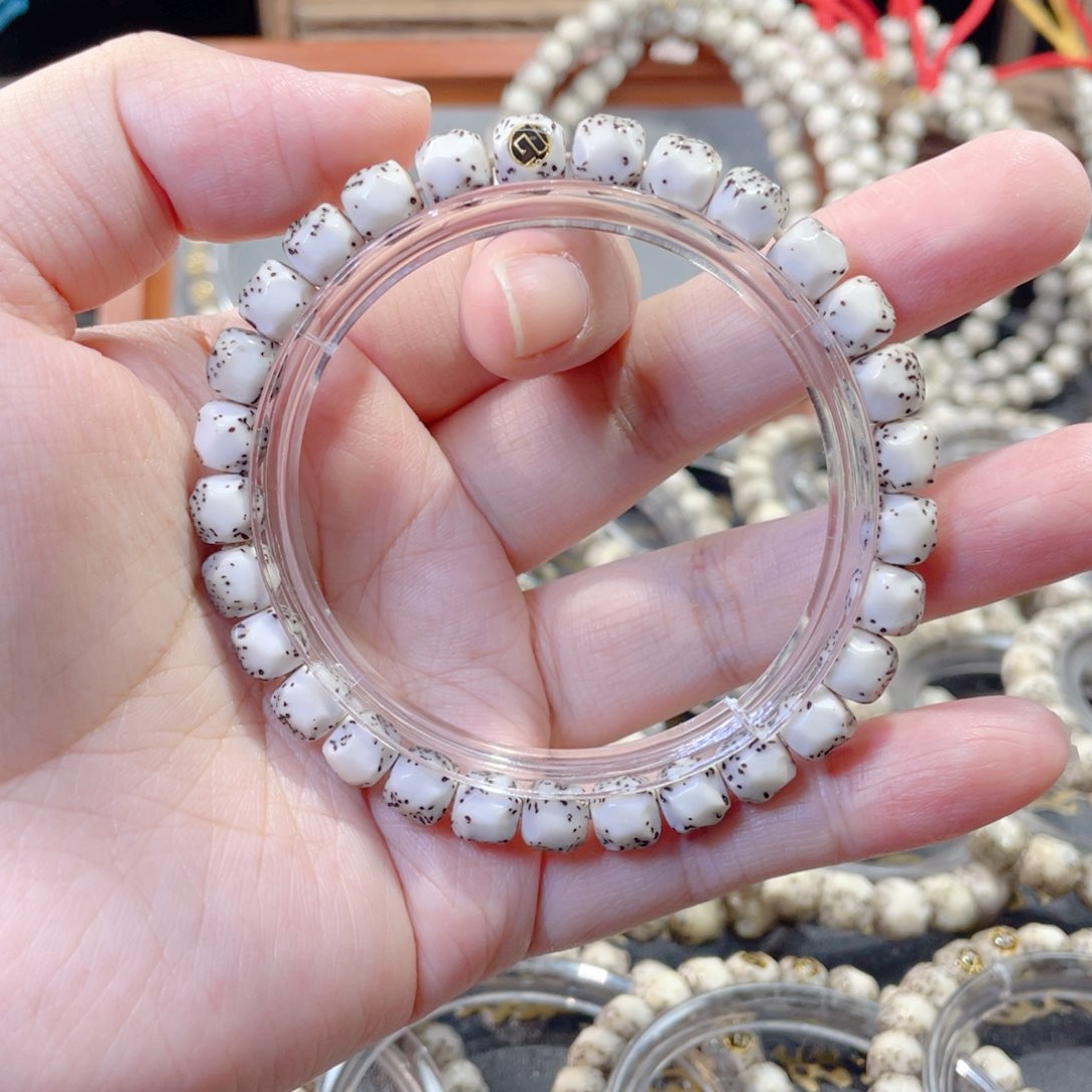 星月菩提手串河豚无相