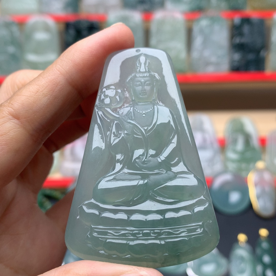 翡翠颈饰未镶嵌观音