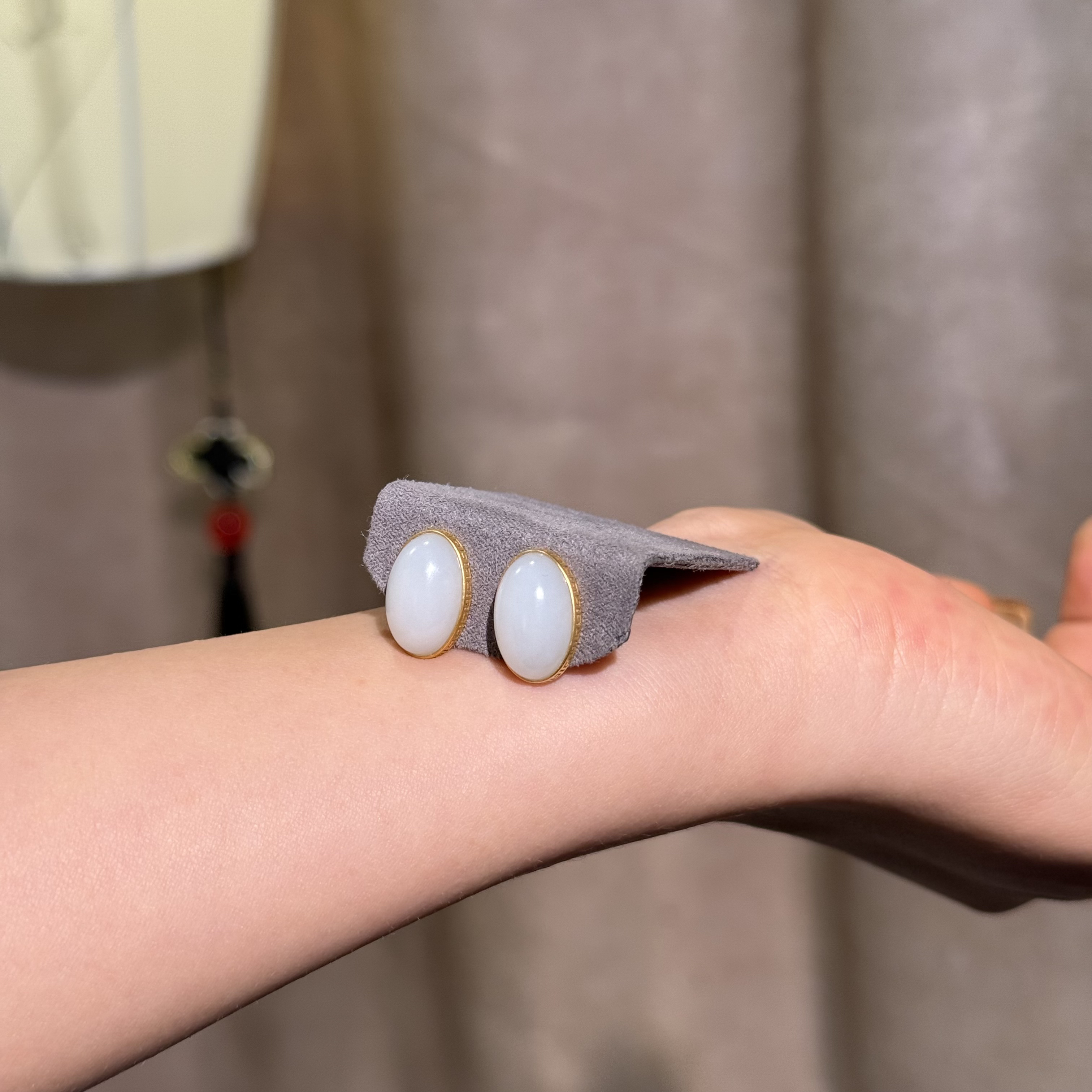 18k金和田白玉旦型镶嵌轻奢精致耳饰15*11