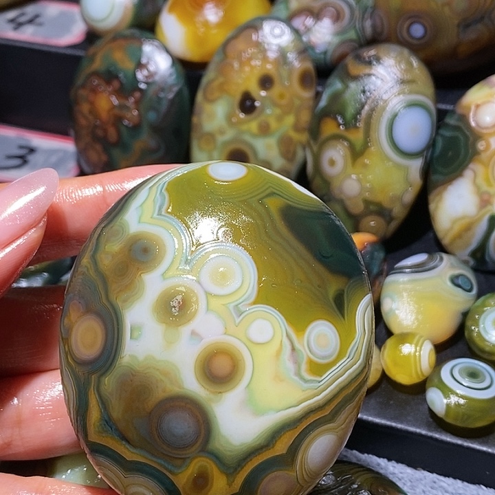 玛瑙/玉髓未镶嵌珠宝奇石85