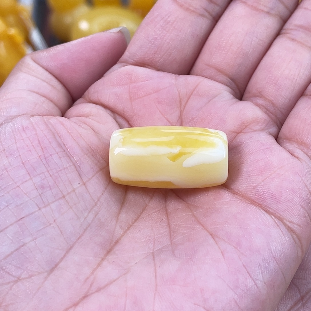 琥珀未镶嵌珠宝奇石h13