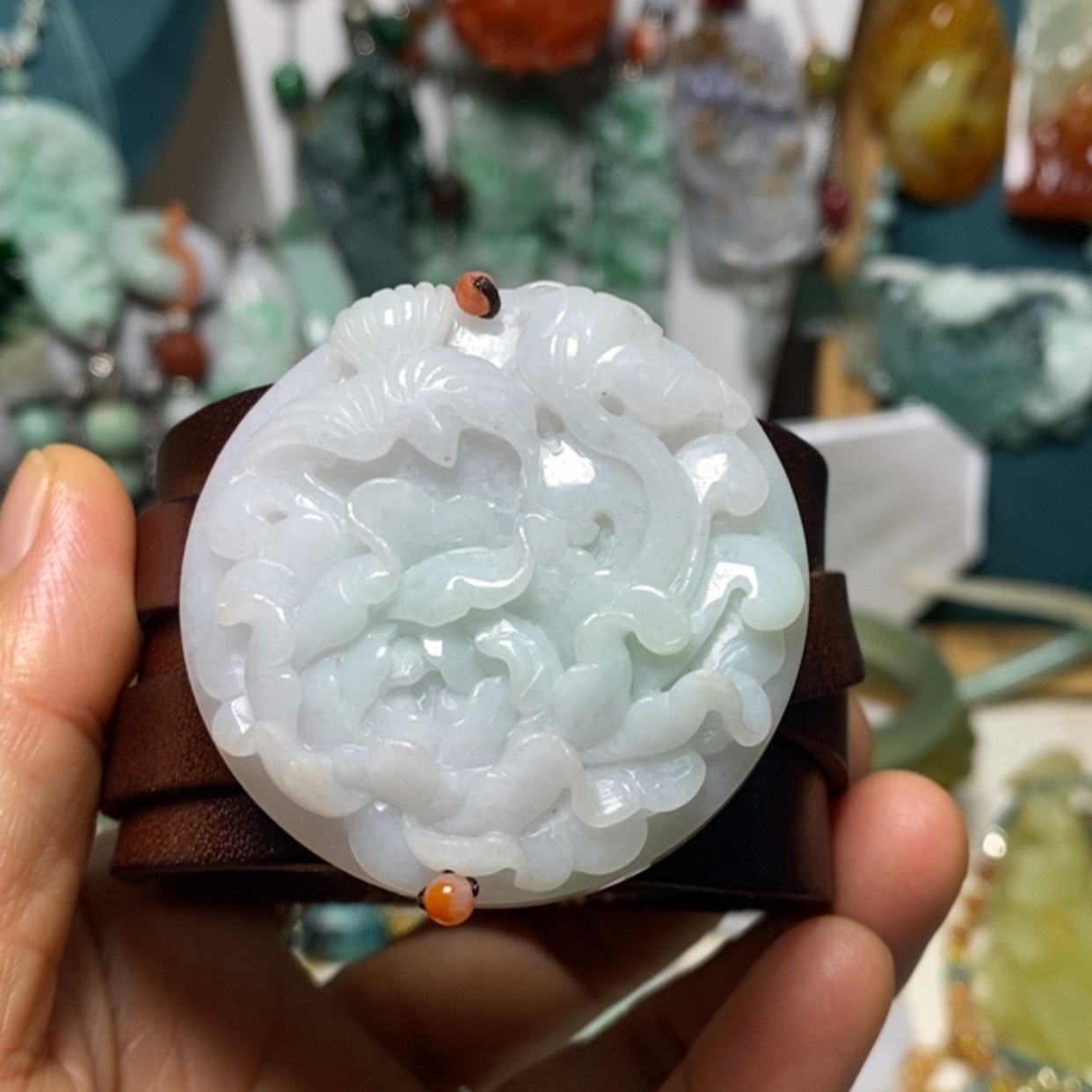 【闪购商品】翡翠吊坠(赠链)未镶嵌