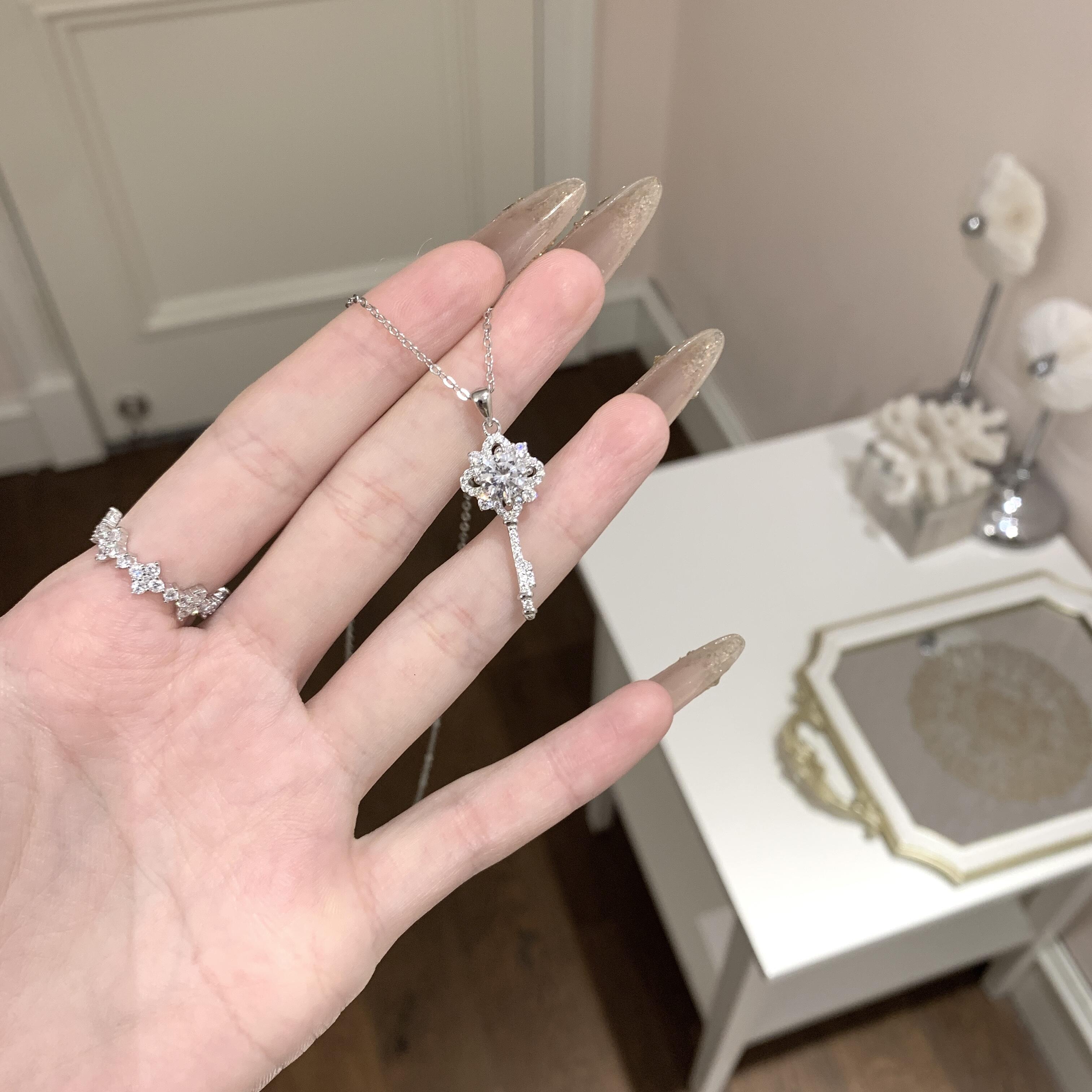 柯柒 钛钢项链 满钻钥匙项链女轻奢小众清冷设计感百搭高级锁骨链