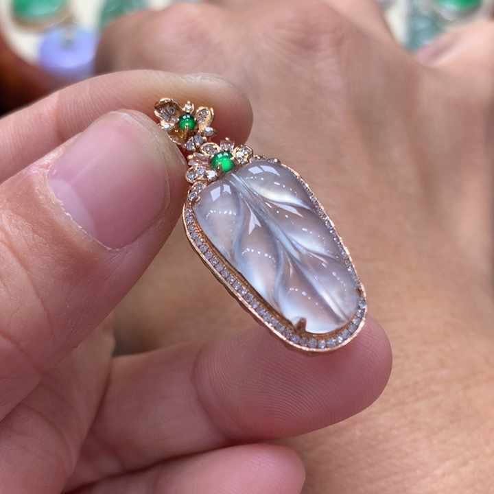 翡翠吊坠(不含链)18K金镶嵌