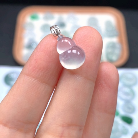 翡翠颈饰18K金镶嵌高冰葫芦