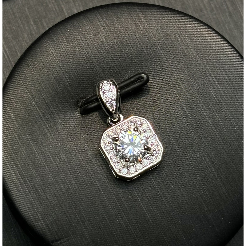 培育蓝宝石/White Sapphire/VVD/白蓝宝吊坠