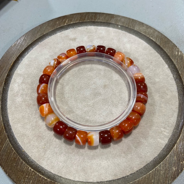 A368 三文鱼南红卡0.9直切单圈手串