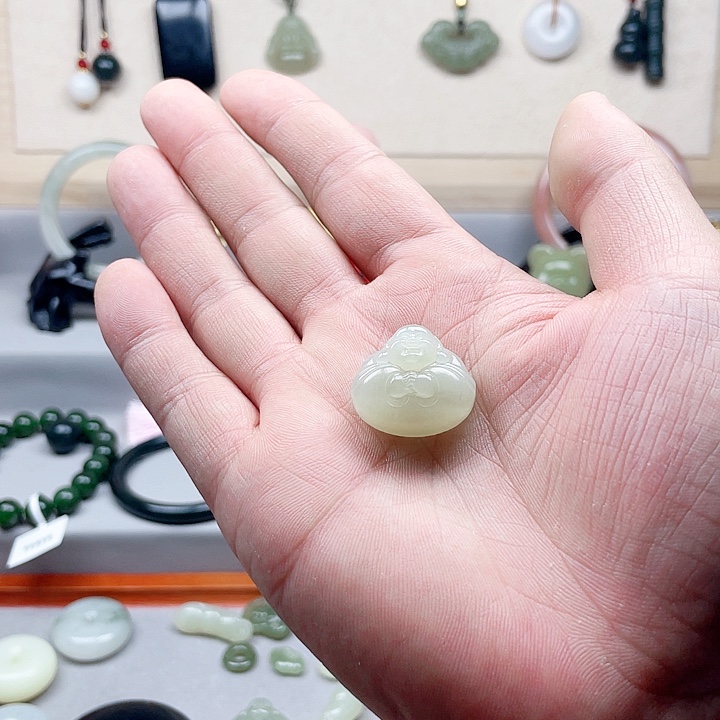 和田玉颈饰未镶嵌