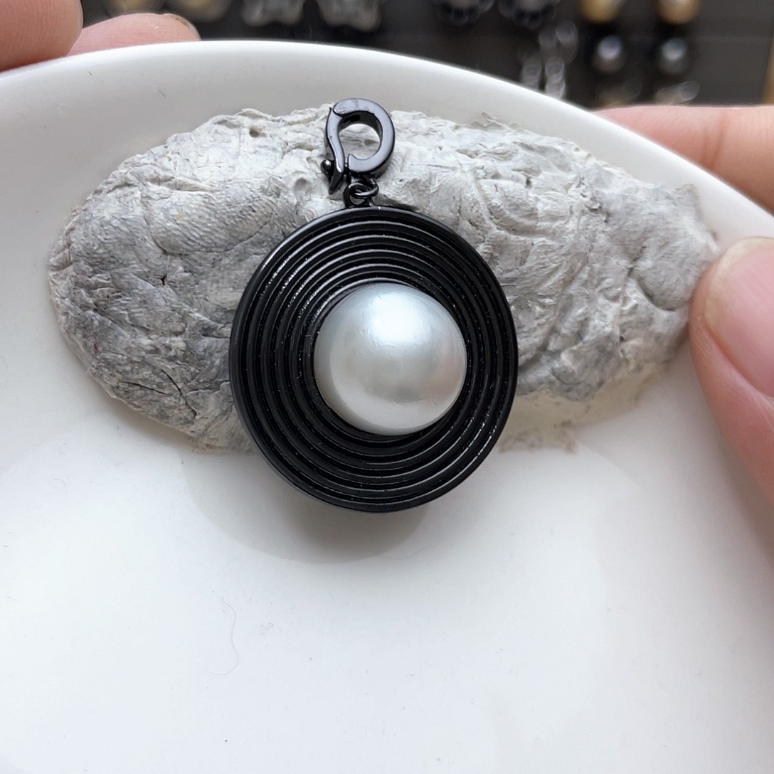 银S925镶嵌海水珍珠吊坠(不含链)