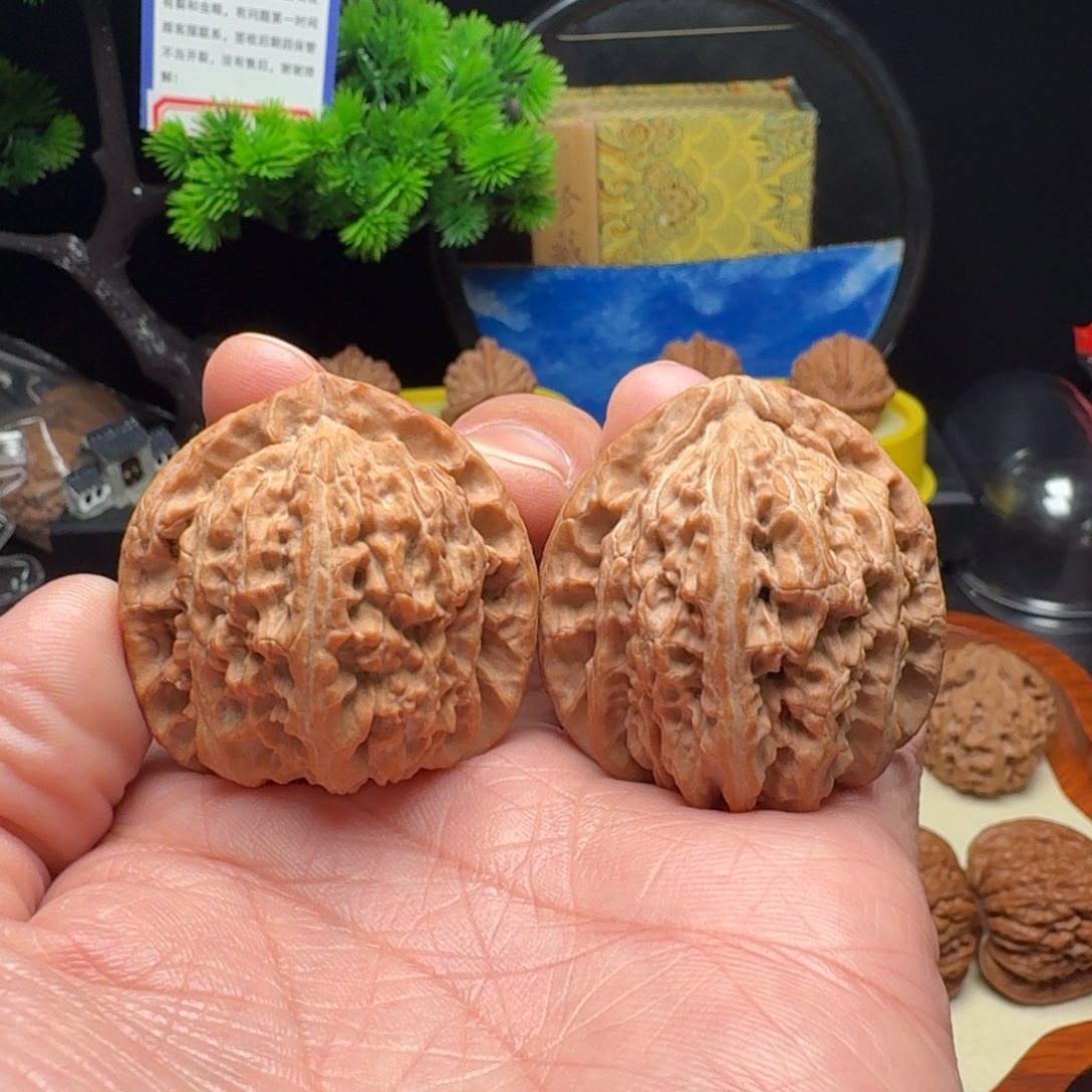 钱***锦把件文玩核桃全品三角白40
