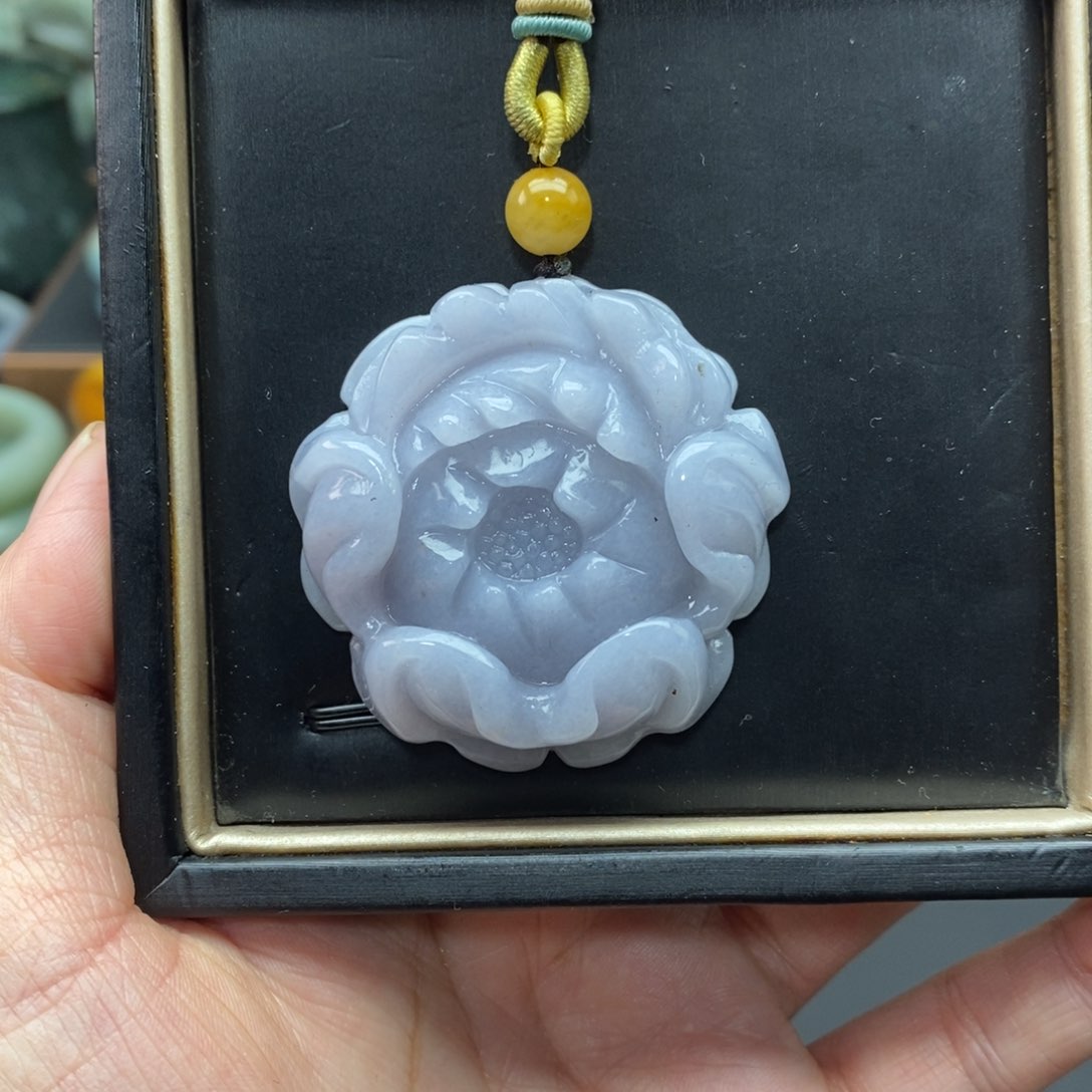 石英质玉吊坠未镶嵌