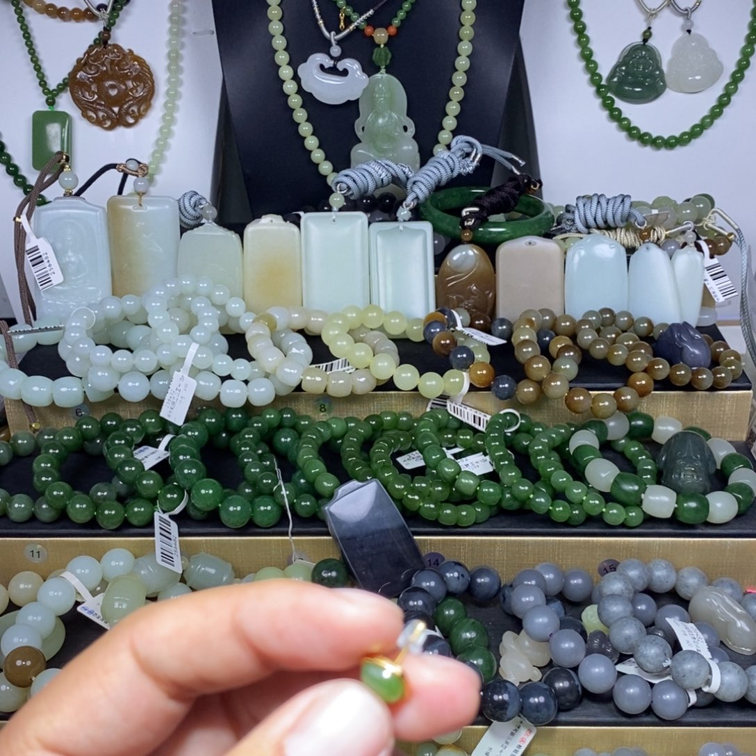 凰***呀和田玉未镶嵌手链