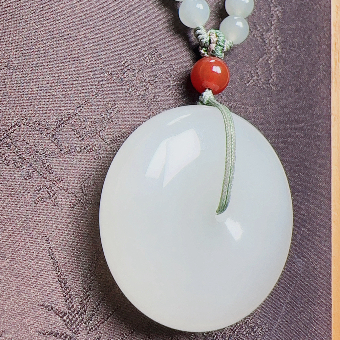 和田玉精美平安扣