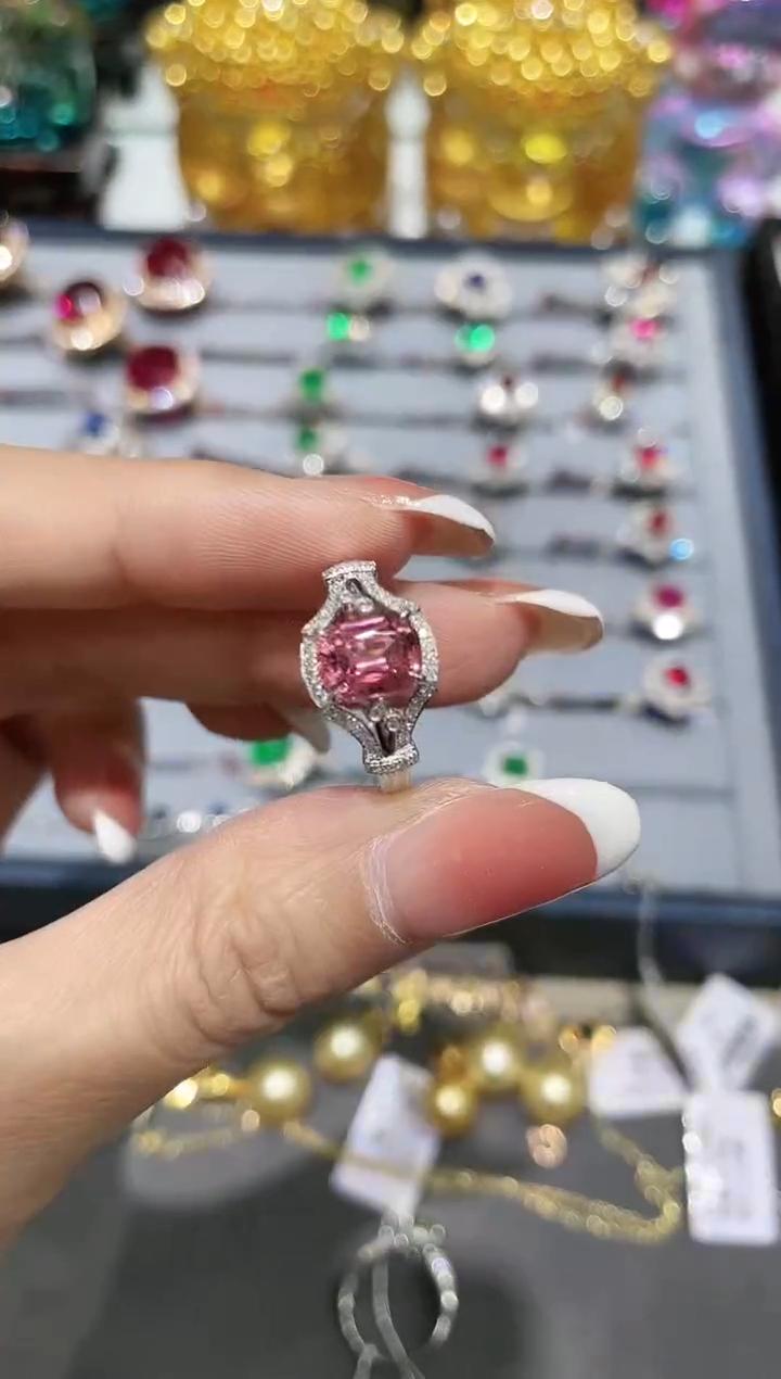 18K金镶嵌碧玺戒指