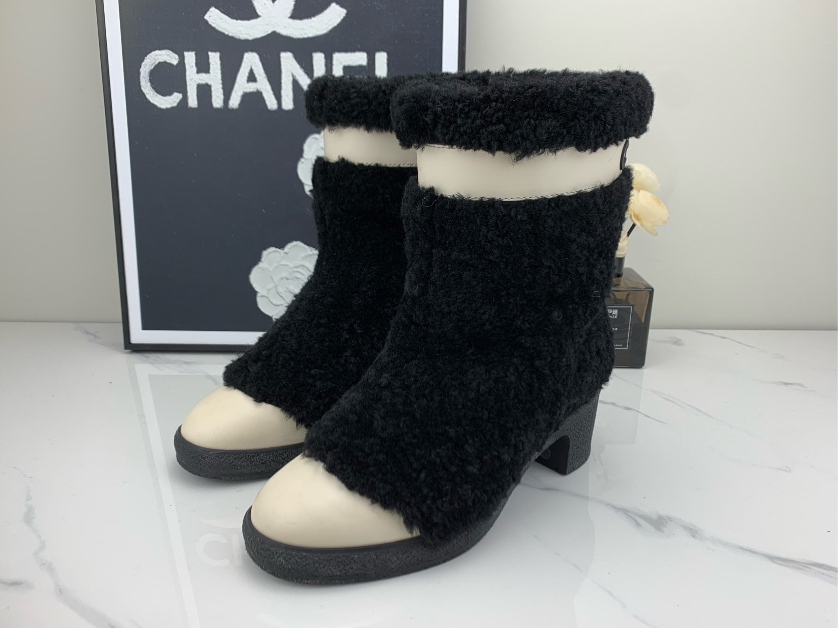 99新 Chanel/香奈儿 香奈儿黑白熊猫雪地靴 35码/99新/jm00137