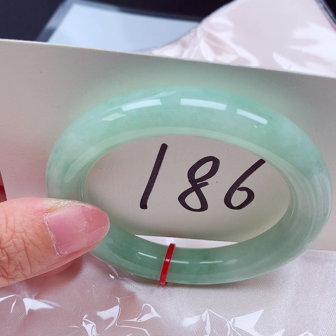 翡翠未镶嵌手镯翡翠