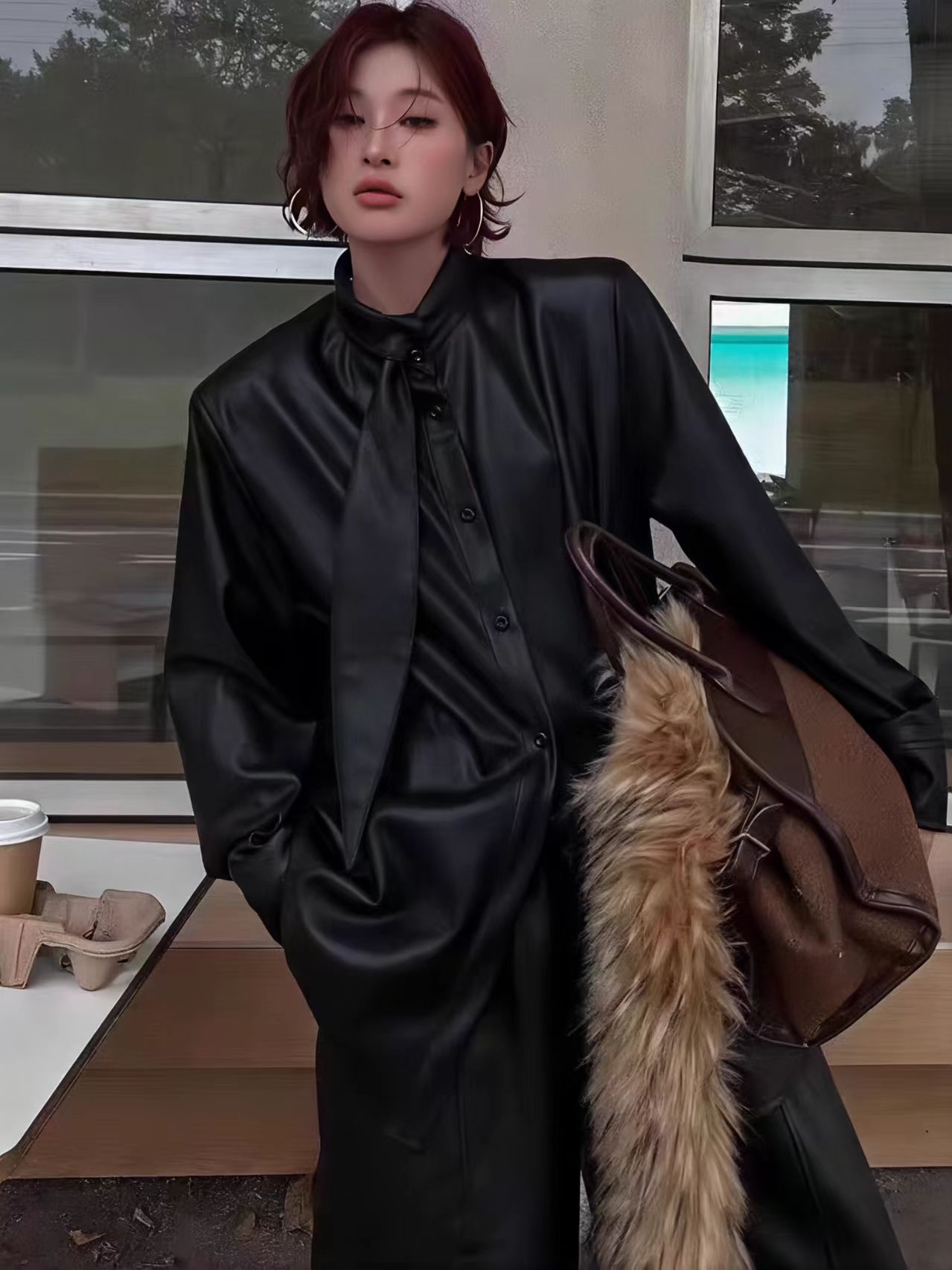 【奥莉】2025秋冬：酷飒风黑色皮衣轻奢洋气垫肩上衣9007
