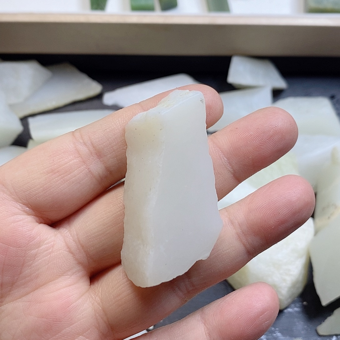 和田玉未镶嵌珠宝奇石