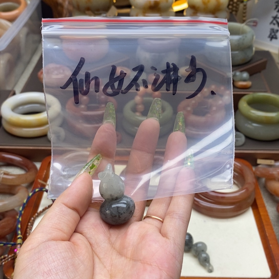 石英质玉手镯未镶嵌仙***李