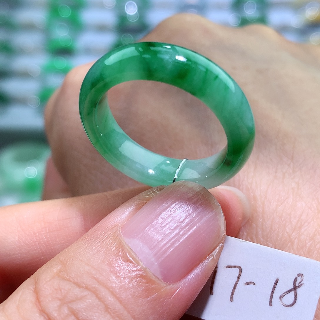 翡翠戒指未镶嵌17-18号