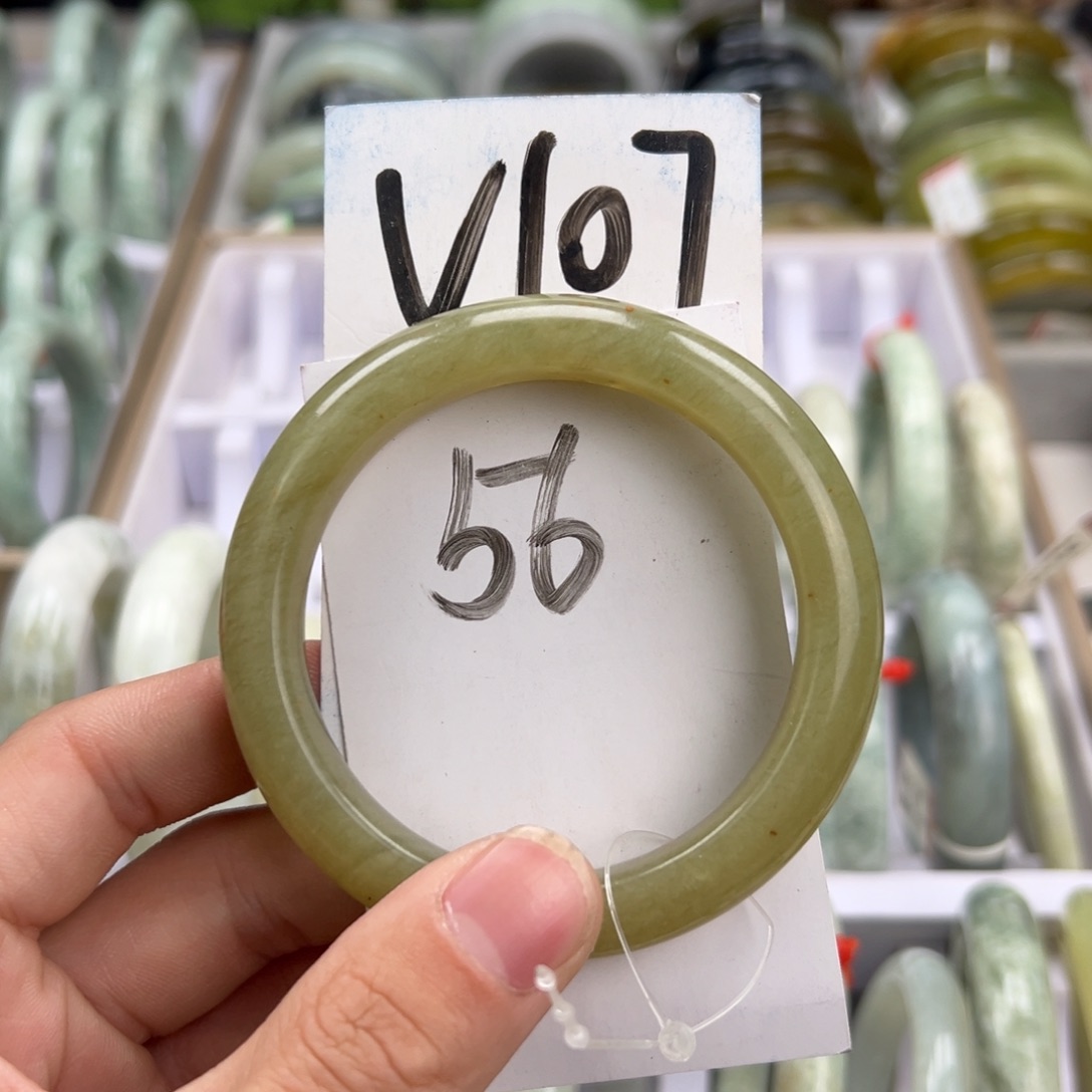 岫玉手镯未镶嵌天然岫玉微瑕