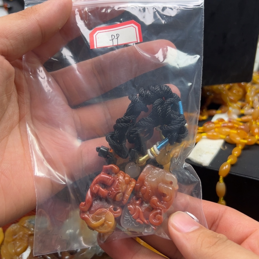石英质玉（黄龙玉）未镶嵌多样性发货，发其一