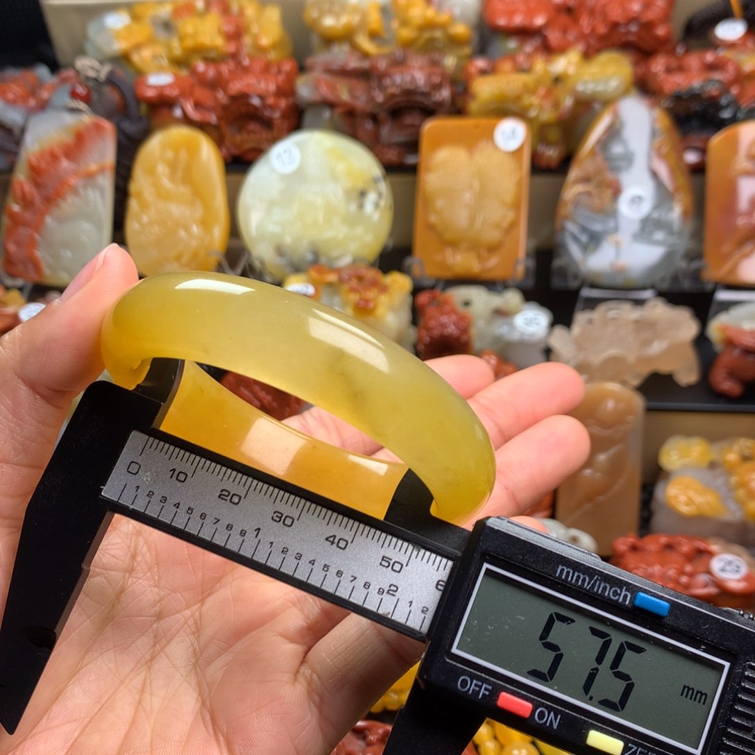 石英质玉（黄龙玉）挂件未镶嵌