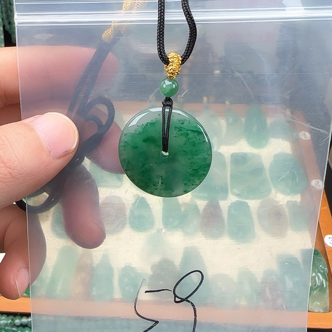 石英质玉颈饰未镶嵌