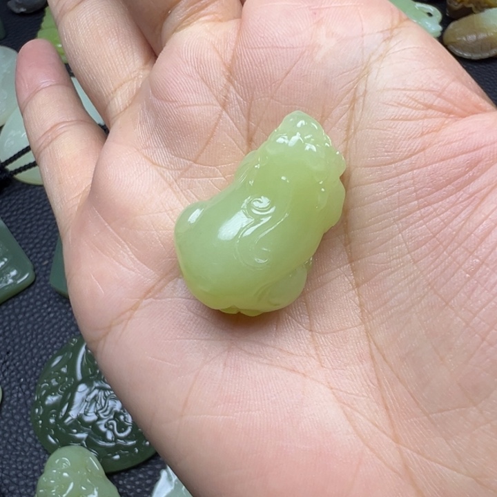 和田玉未镶嵌珠宝奇石