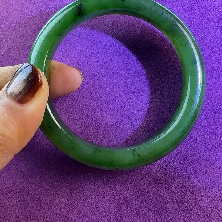 慈***堂和田玉未镶嵌手镯