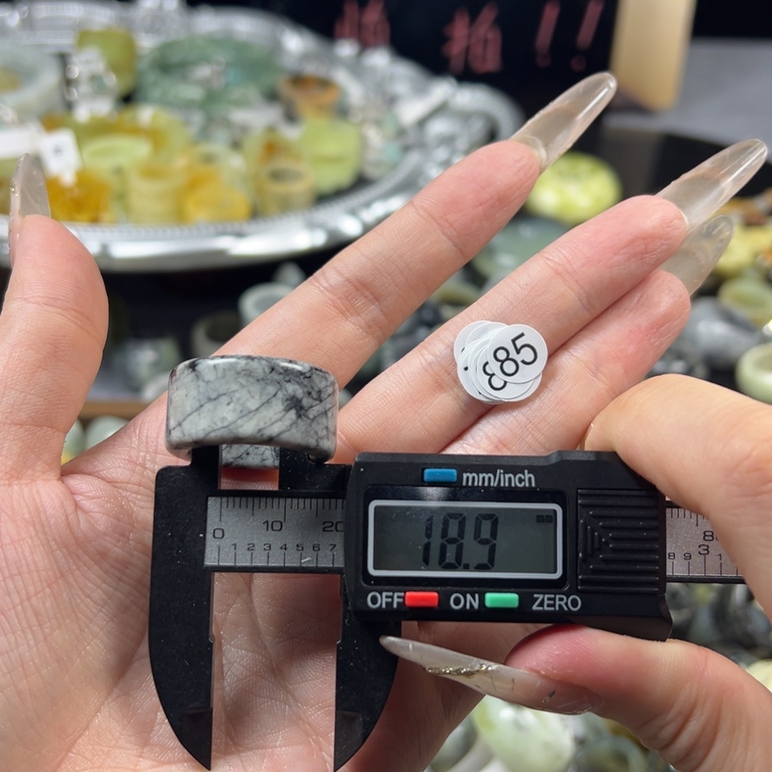 蛇纹石玉未镶嵌戒指