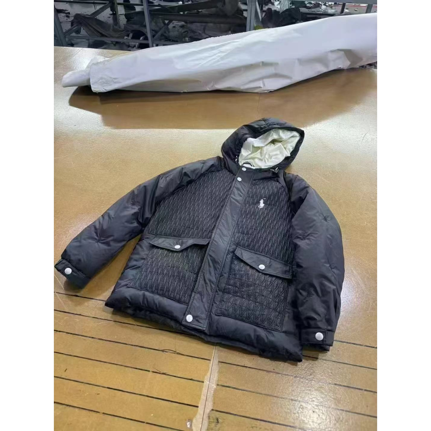 CB-2025-秋季新款时尚百搭刺绣小标连帽羽绒服外套H