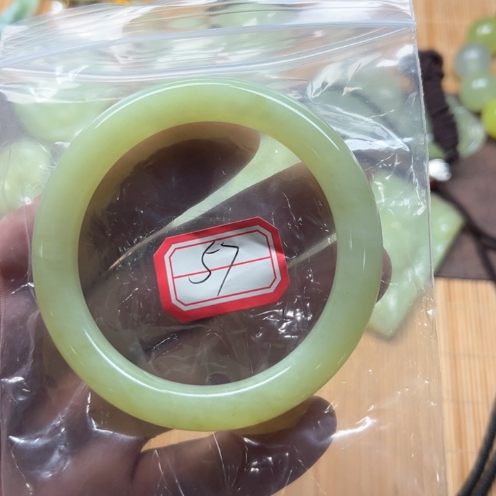 蛇纹石玉手镯合金